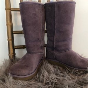 Light purple Ugg boots